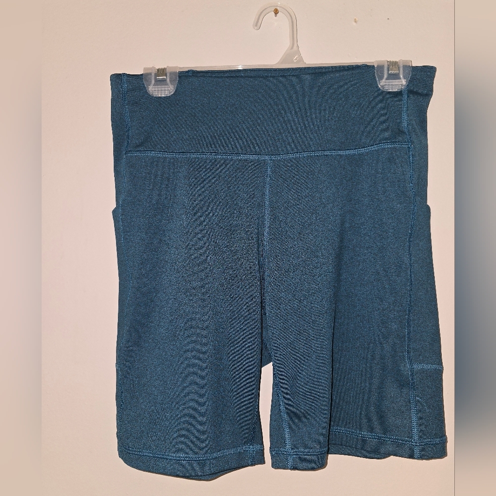 Like New tek gear Teal Women's Bike Shorts Large